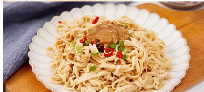 皇冠体育网页版六必居芝麻酱是热干面和火锅的好搭档！(图3)